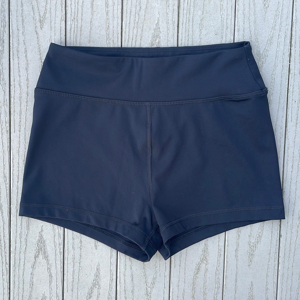 AEO The Everything Shortie Black Shorts